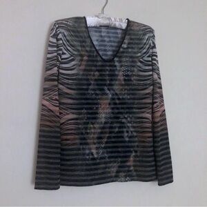 Gerry Weber Women’s Top Size 6
Comfy Feel and Striking Aesthetic